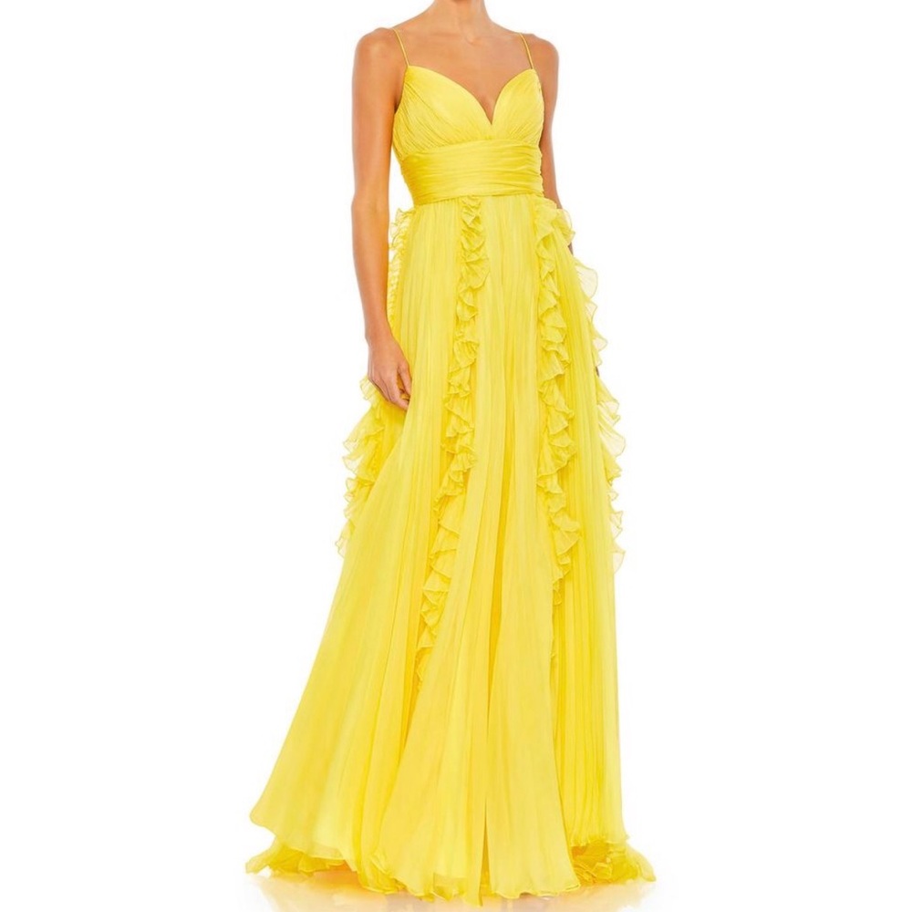 NWOT Ieena by Mac Duggal 49533 Pleated Sleeveless Flowy Chiffon Gown. Size 6